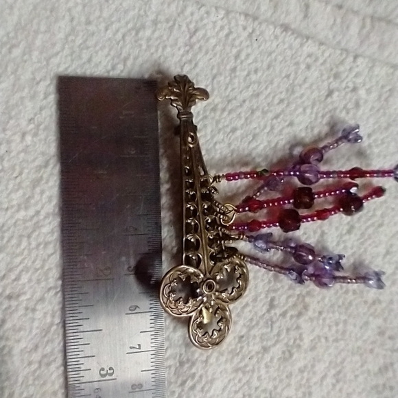 Goldtone purple red decorative dangle tassel beads brooch - Picture 4 of 4